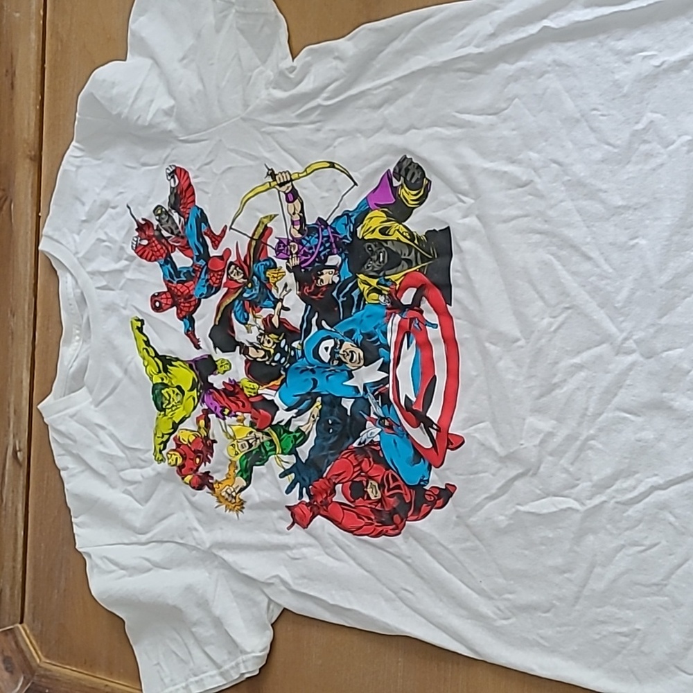 Marvel Super Heroes Tee Shirt Size Medium